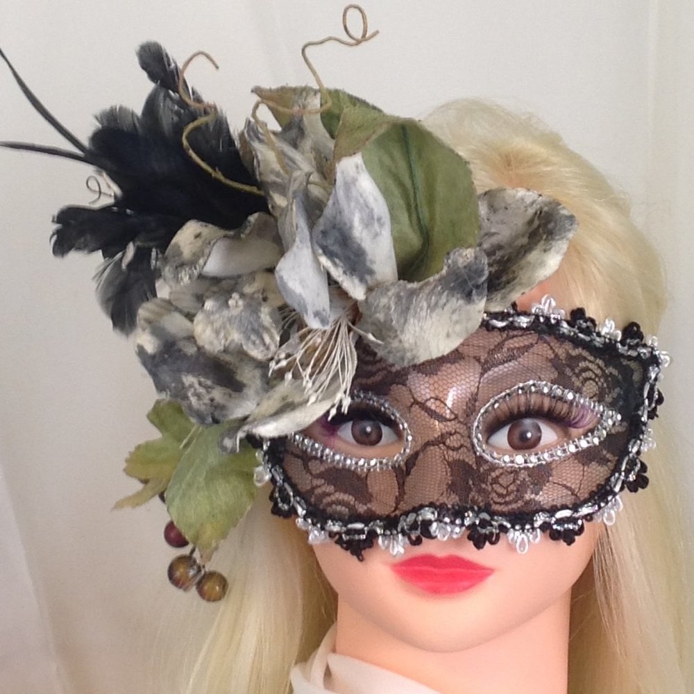 Beautiful Floral Artistry Mask Silver/Black and Green